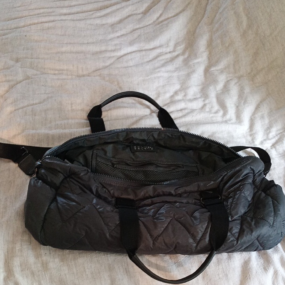 Sol And Selene Grey Quilted Athletic/ Weekend/ Overnight Bag